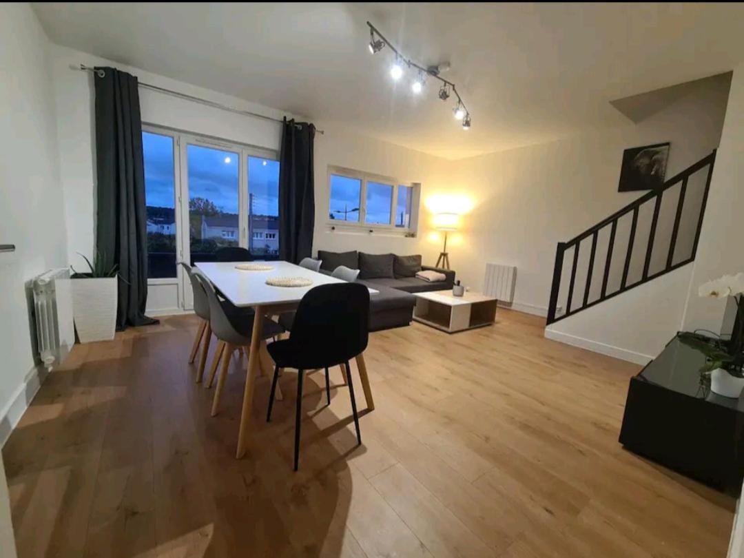Duplex Familial Proche Gare Et Hyper Centre Ville Villepreux Exterior foto