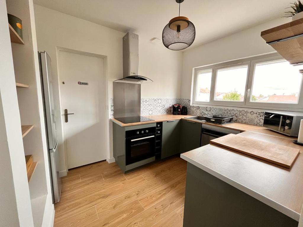 Duplex Familial Proche Gare Et Hyper Centre Ville Villepreux Exterior foto